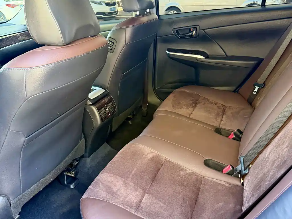 Toyota Camry — миниатюра 8