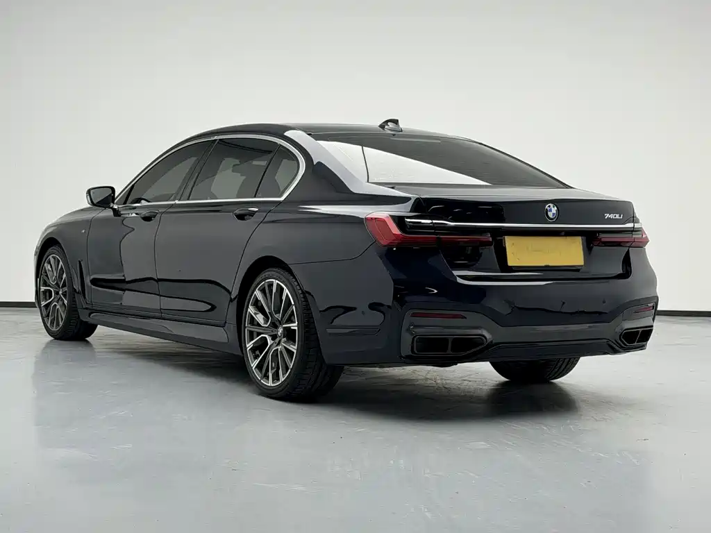 BMW 7 Series — миниатюра 4