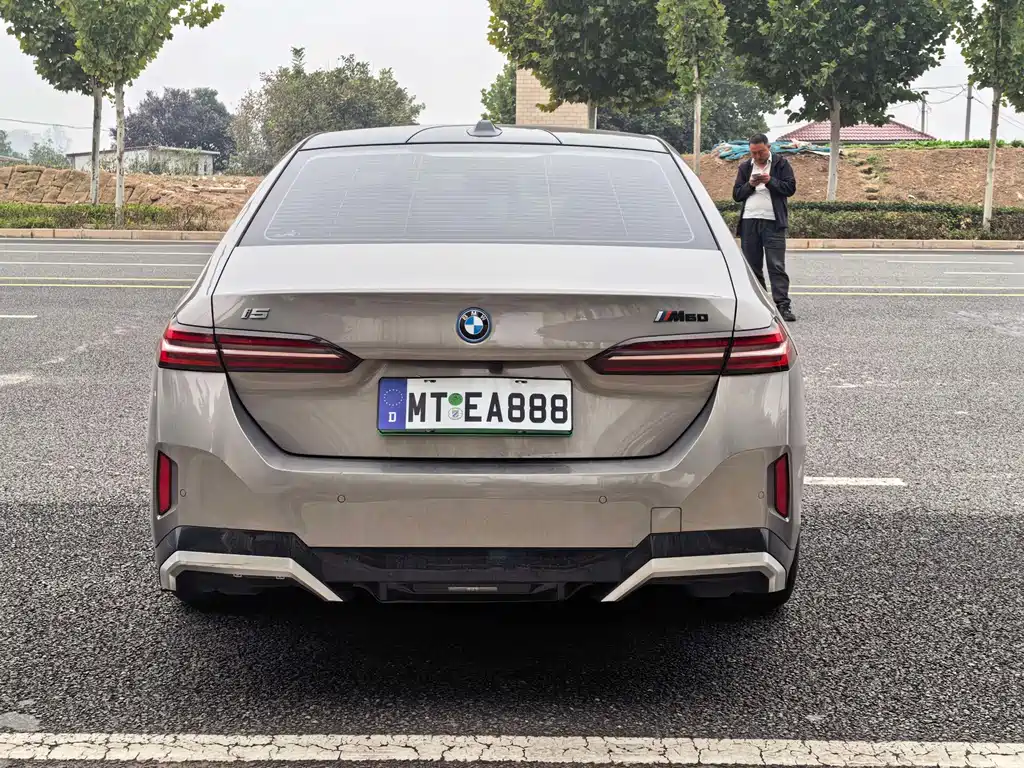 BMW i5 — миниатюра 7