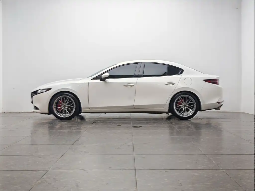 Mazda 3 Axela — миниатюра 10