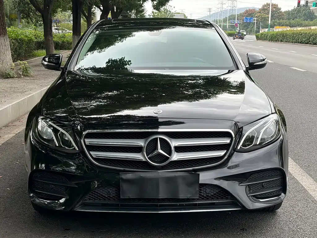 Mercedes-Benz E-Class — миниатюра 2