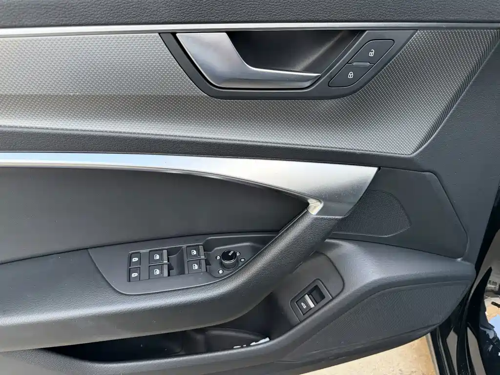 Audi A6L — миниатюра 9