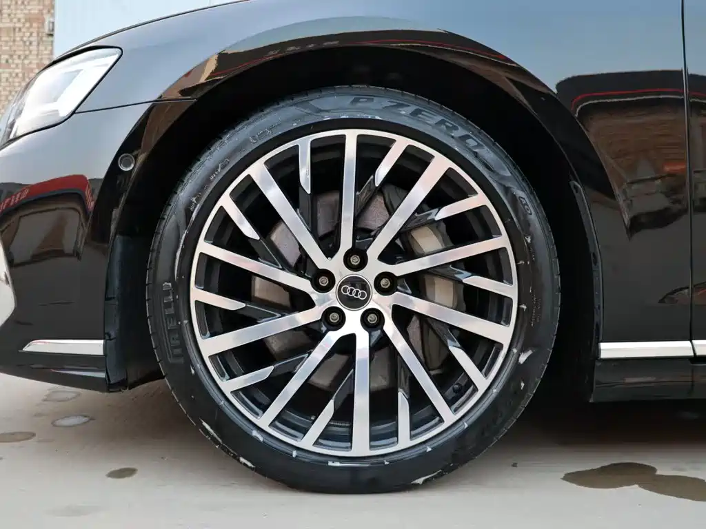 Audi A8 — миниатюра 5