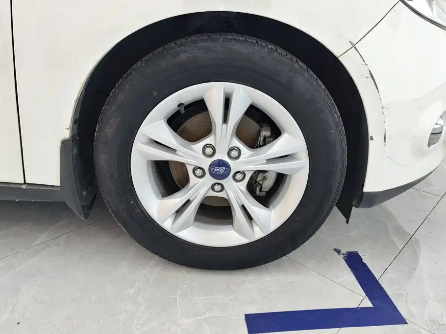 Ford Focus — миниатюра 6