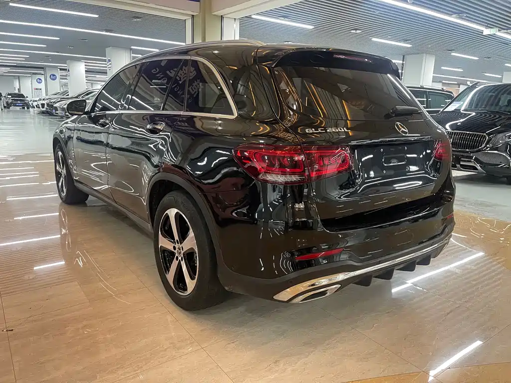 MERCEDES-BENZ GLC
