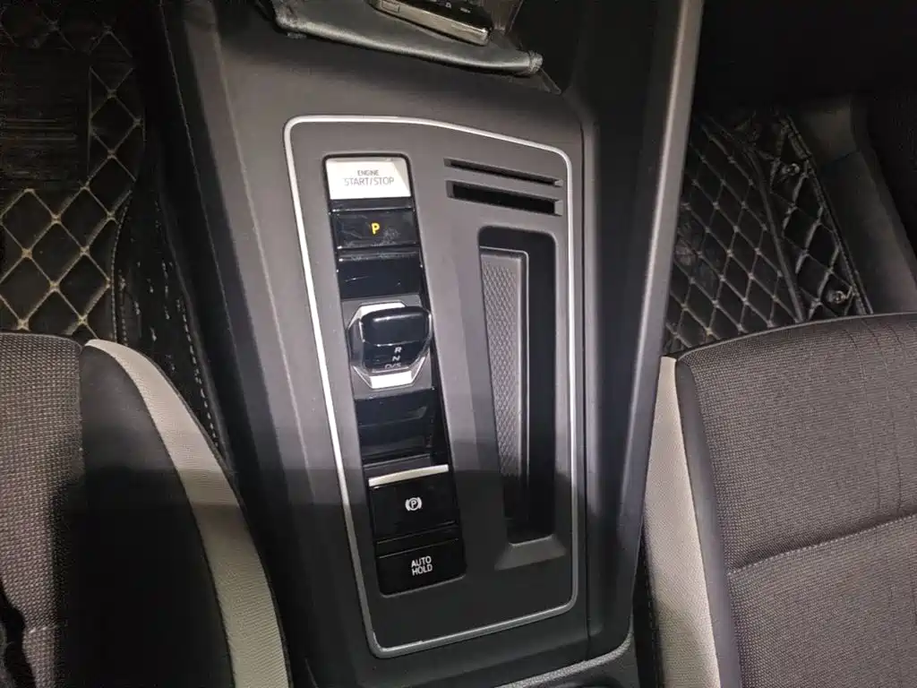 Volkswagen Golf — миниатюра 14