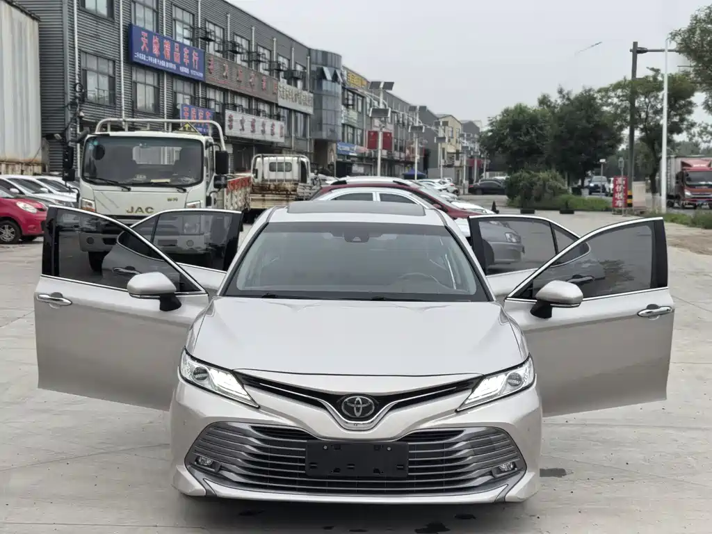 Toyota Camry 2018 2.0G Luxury