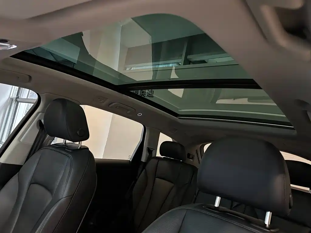 Audi Q7 — миниатюра 13