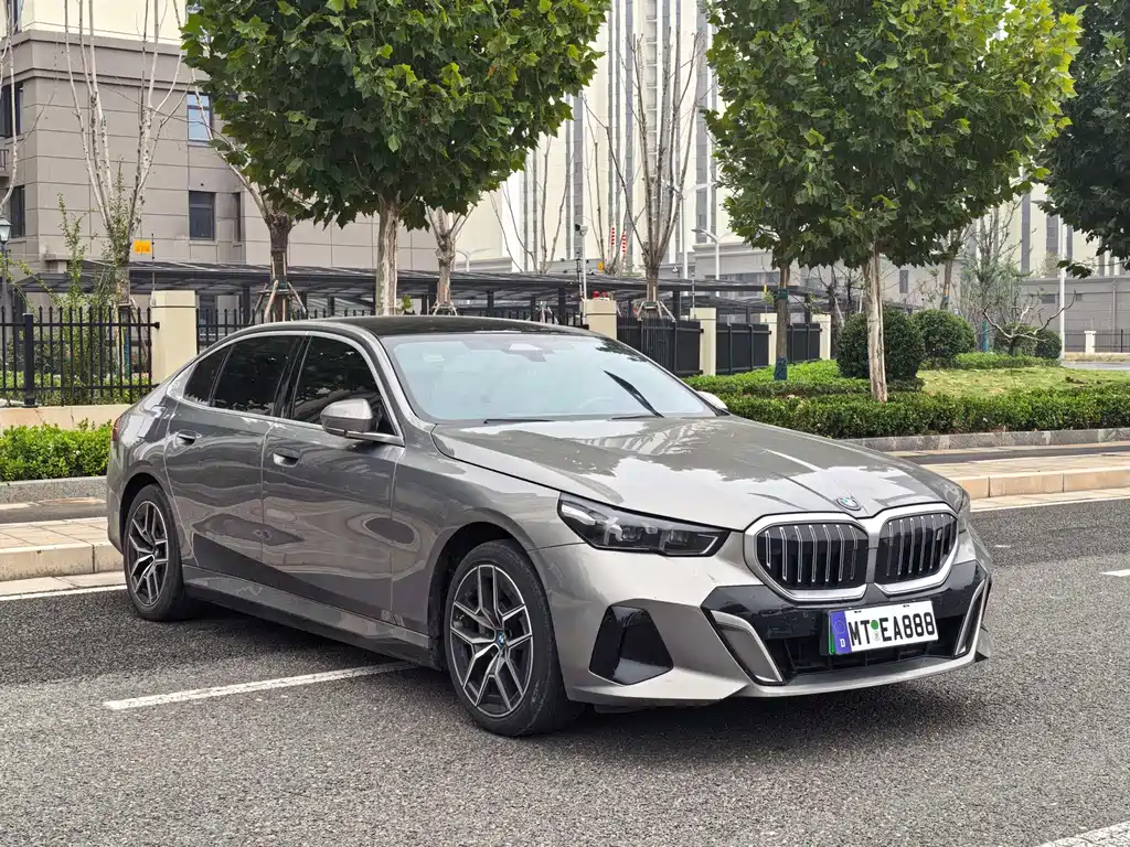BMW i5 — миниатюра 3
