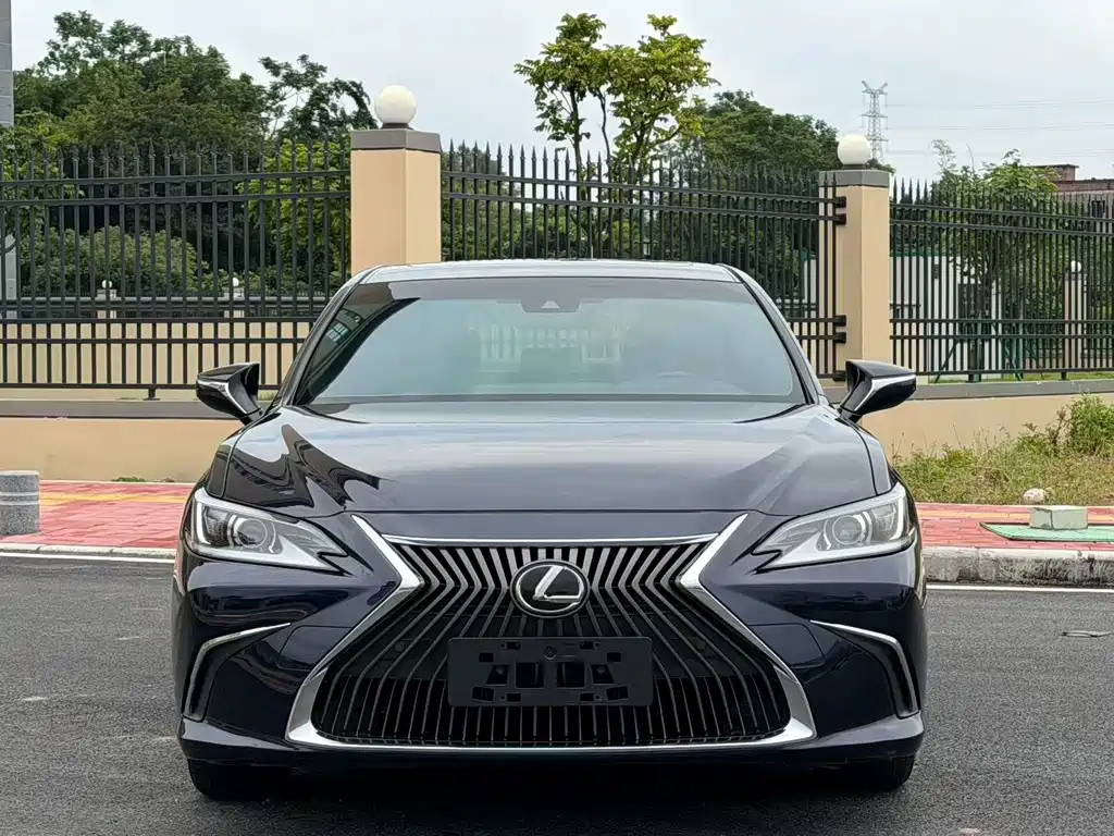 Lexus ES — миниатюра 2