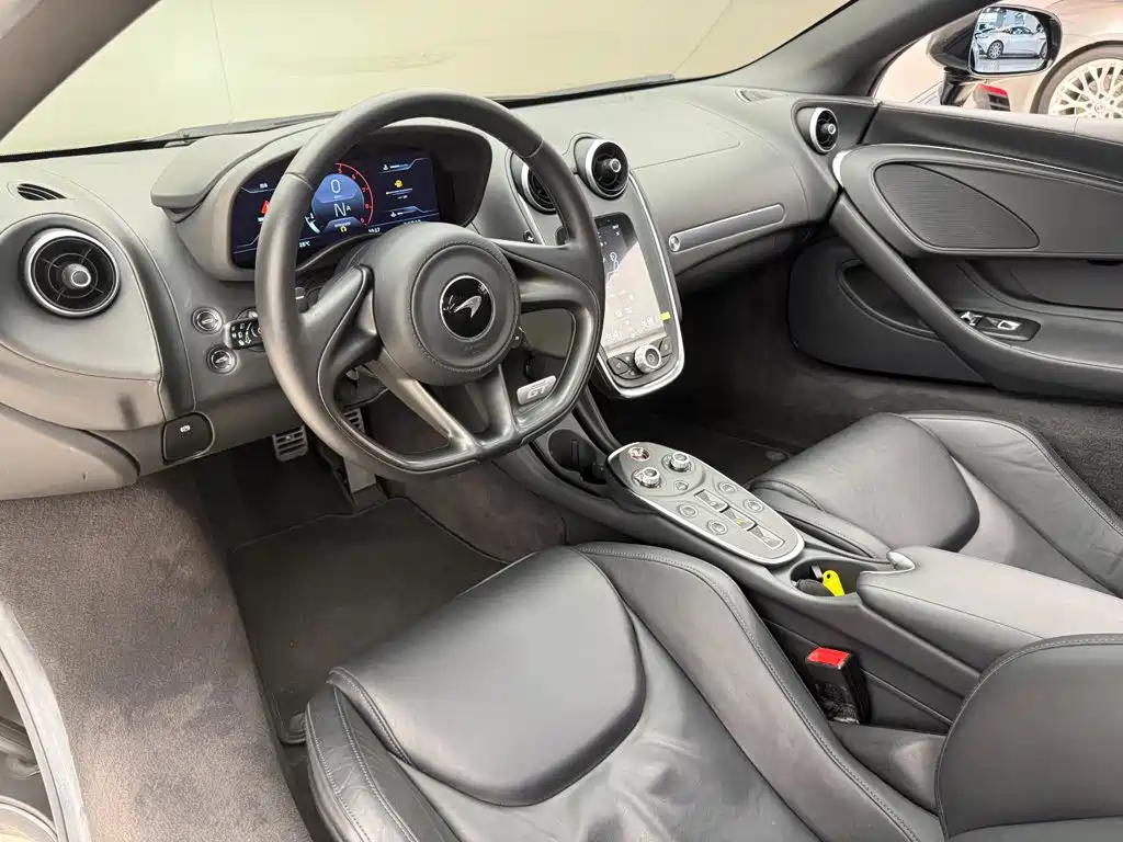 McLaren GT — миниатюра 4