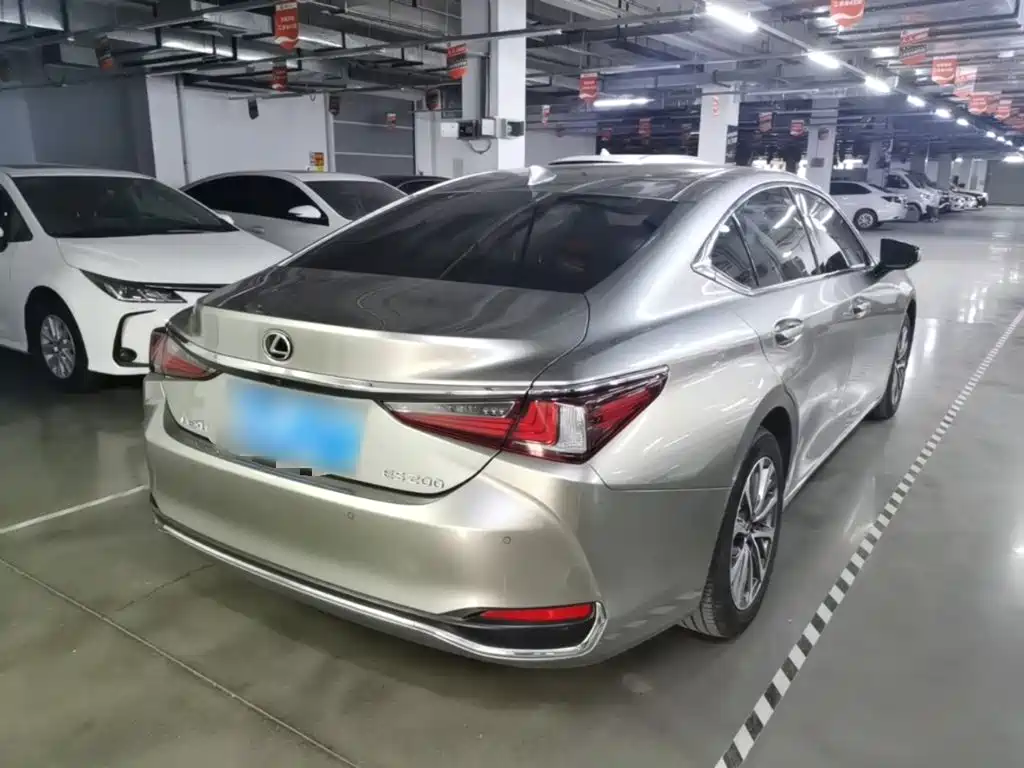 Lexus ES — миниатюра 7