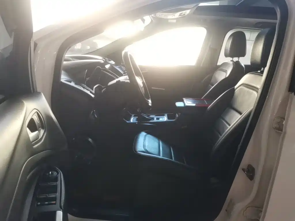 Ford Kuga — миниатюра 15