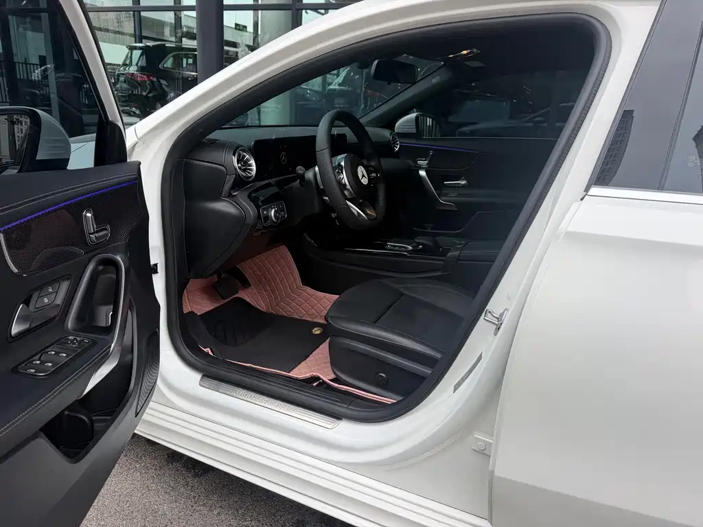 Mercedes-Benz A-Class — миниатюра 4