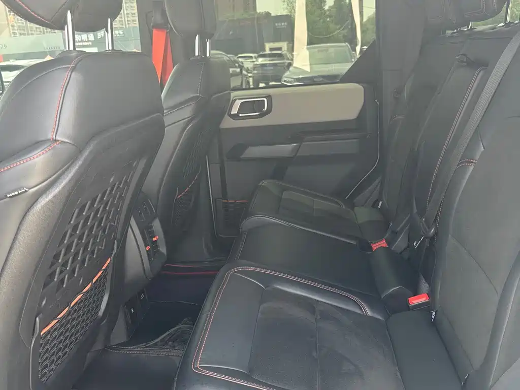 Ford Bronco — миниатюра 6