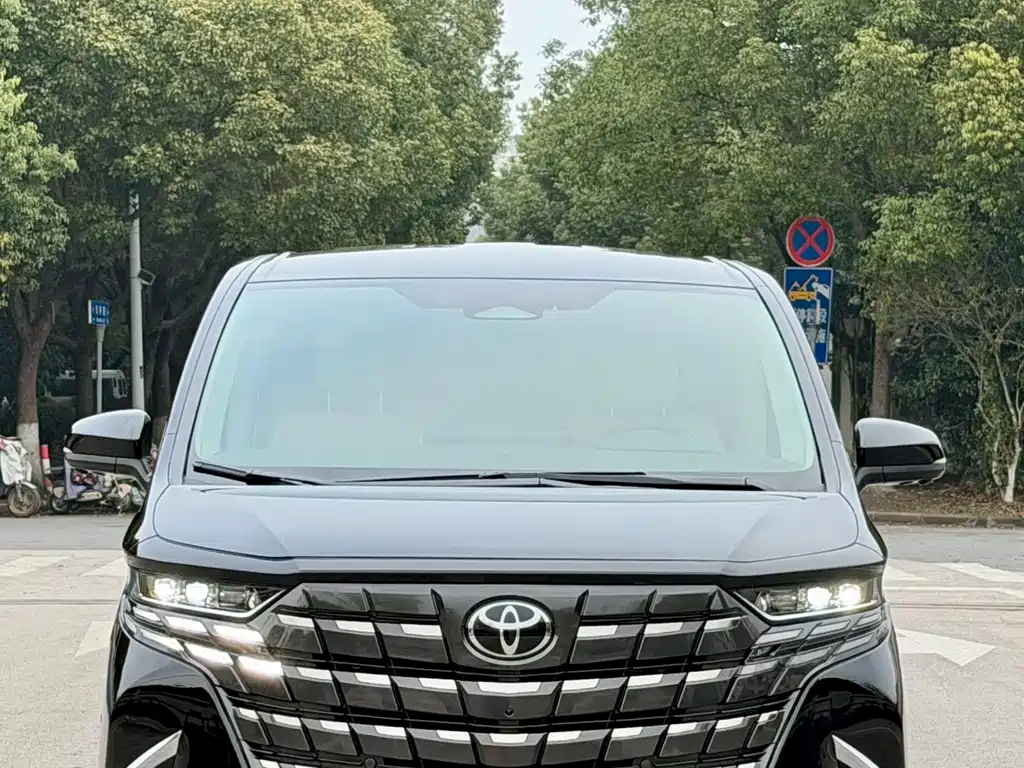 TOYOTA ELFA