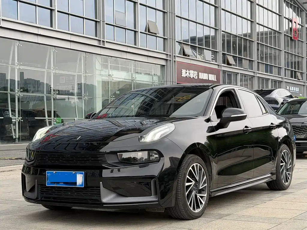 Купить Lynk & Co 03