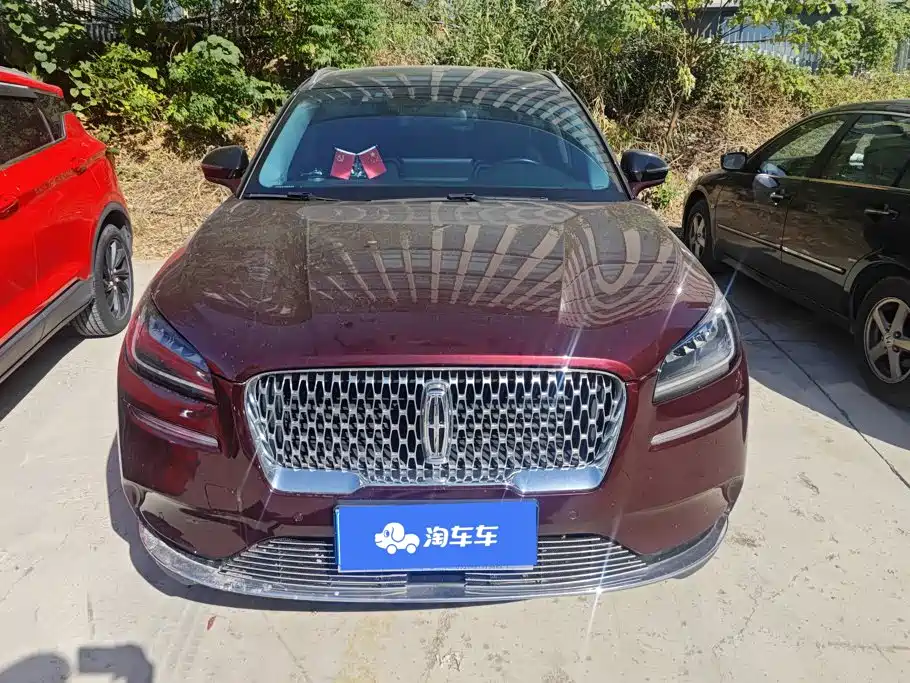 Lincoln Corsair — миниатюра 2
