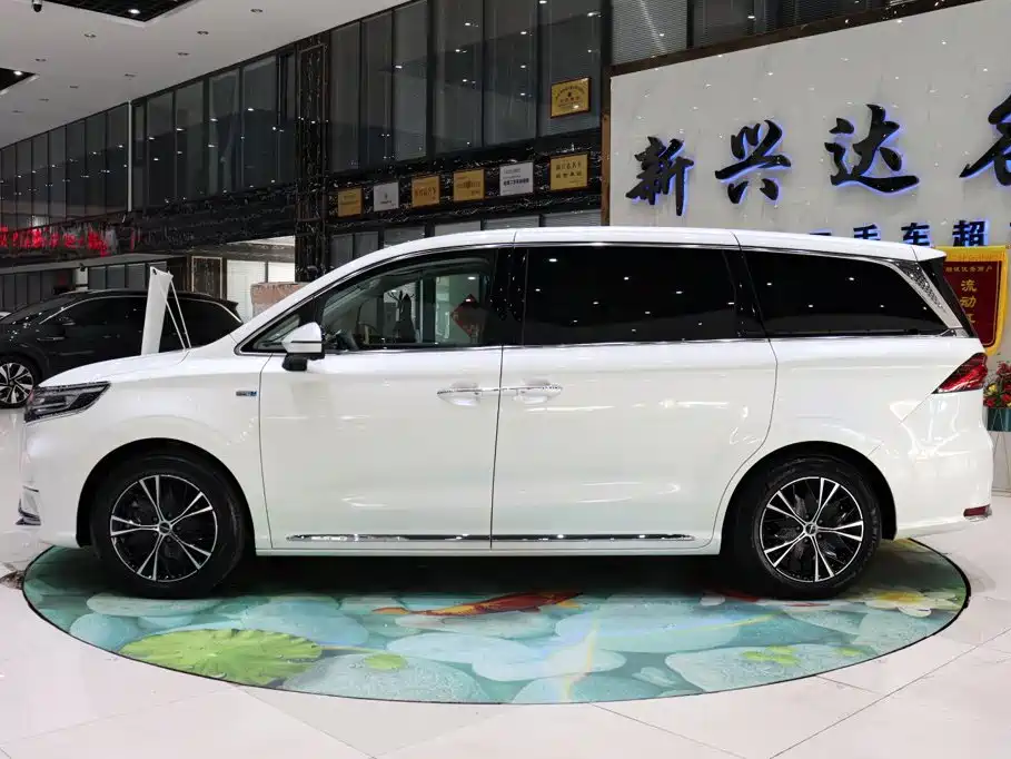 Roewe iMAX8 — фотографии объявления, Фото 4