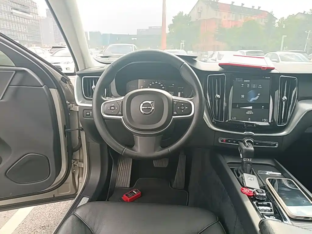 Volvo XC60 — миниатюра 11