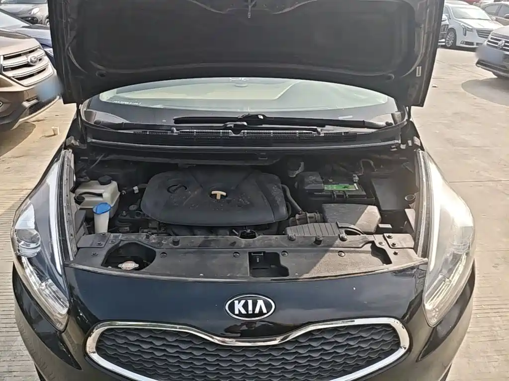 Kia Carens — миниатюра 20