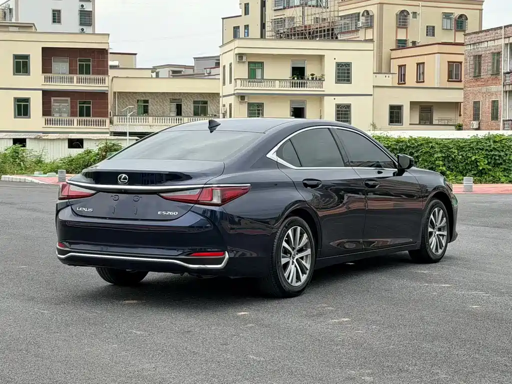 Lexus ES — миниатюра 9