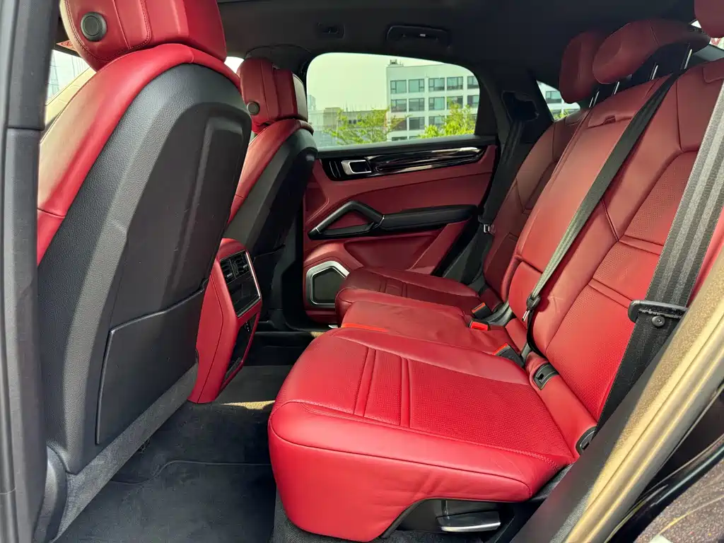 Porsche Cayenne — миниатюра 10