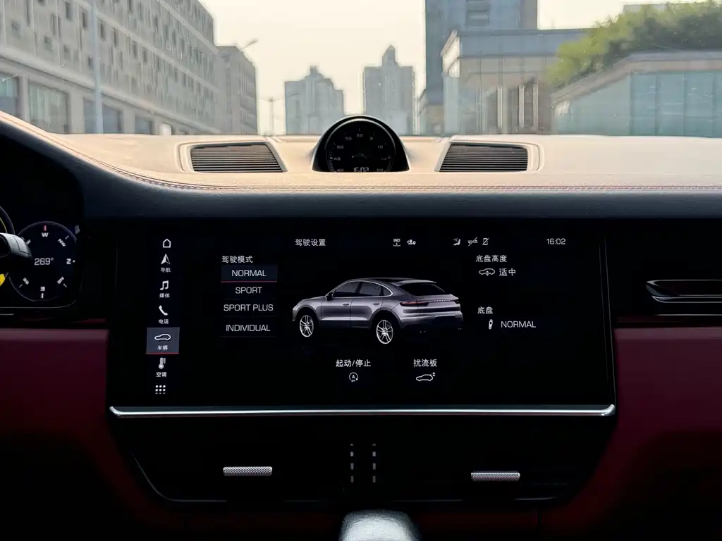 Porsche Cayenne — миниатюра 13