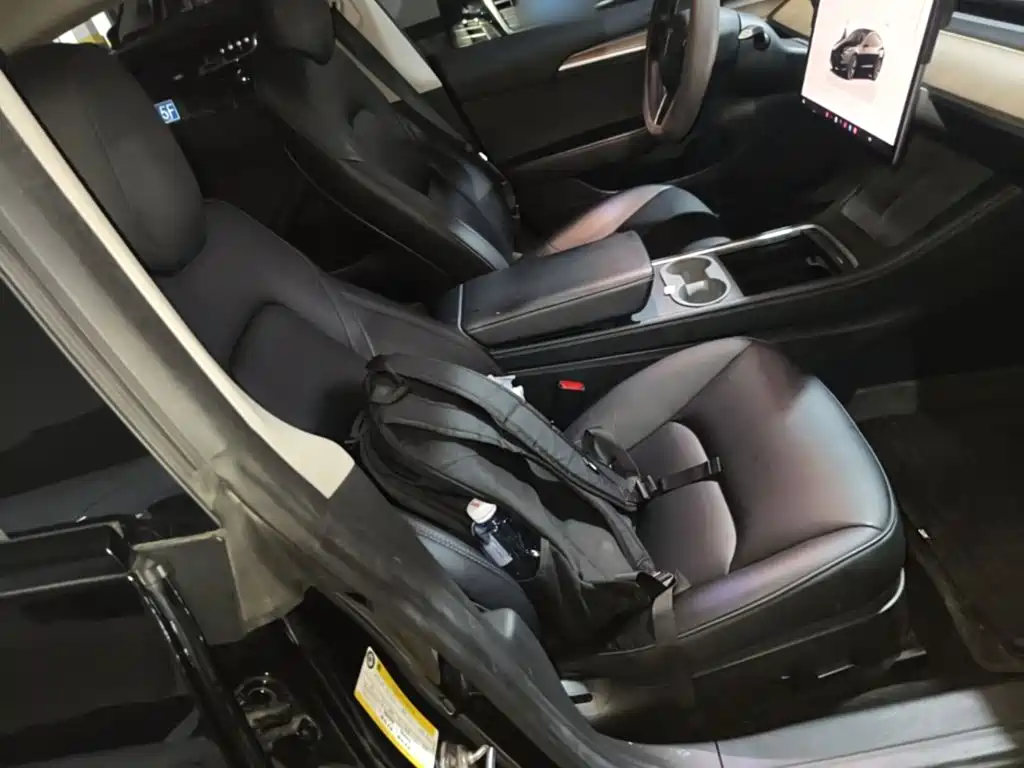 Tesla Model 3 — миниатюра 25