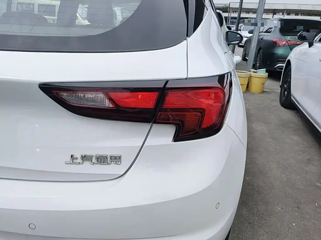 Buick Verano — миниатюра 8