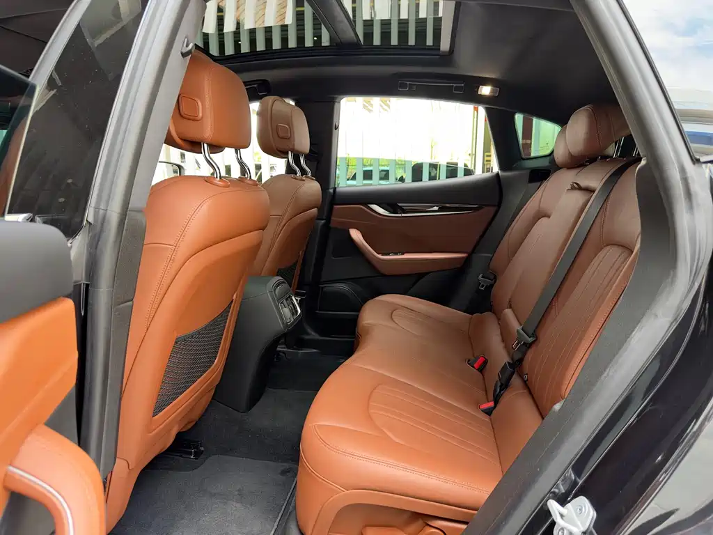 Maserati Levante — миниатюра 12