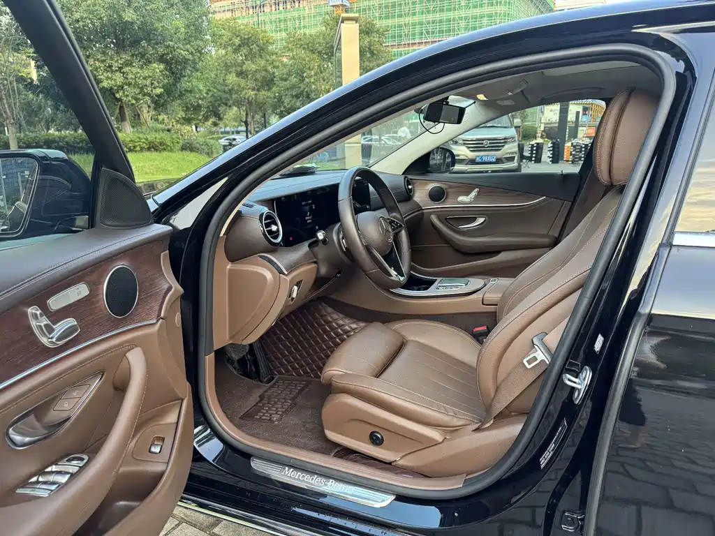 Mercedes-Benz E-Class — миниатюра 4