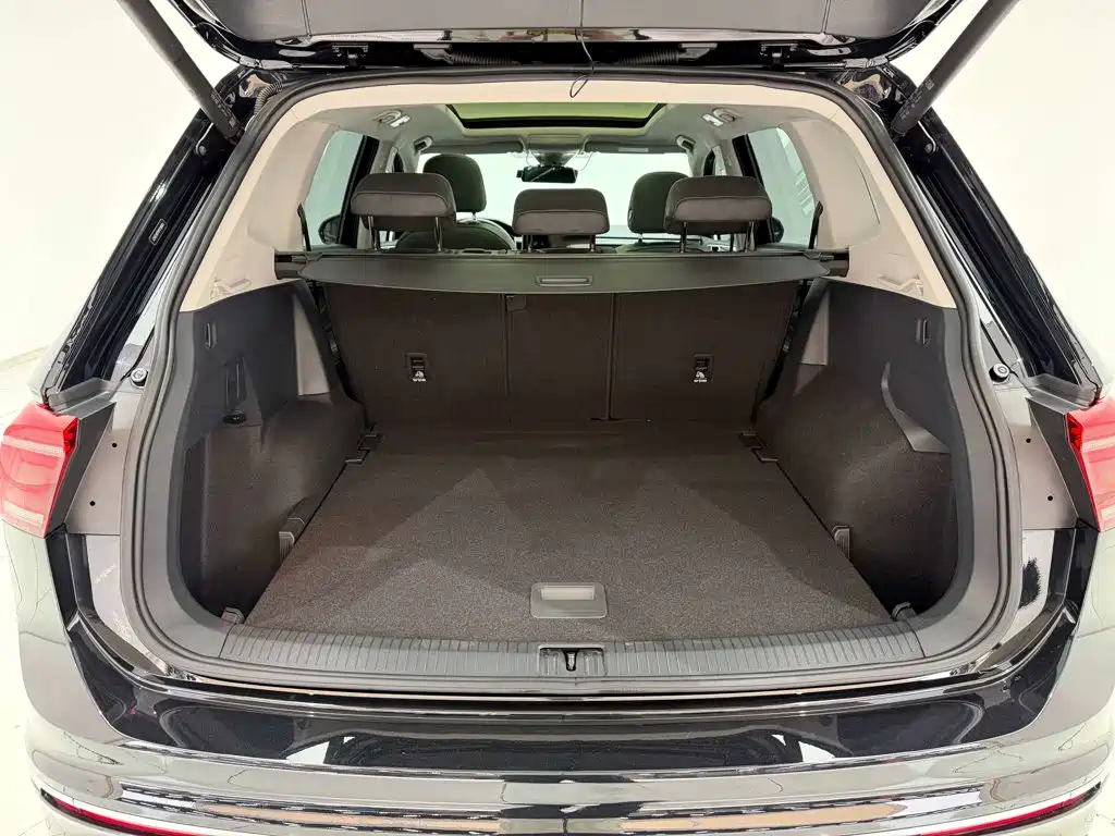 Volkswagen Tiguan L — миниатюра 28