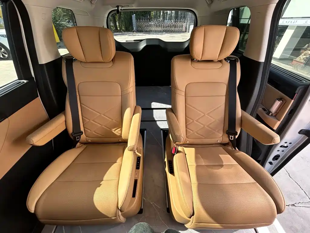 GAC Motor Trumpchi E8 PHEV — миниатюра 17