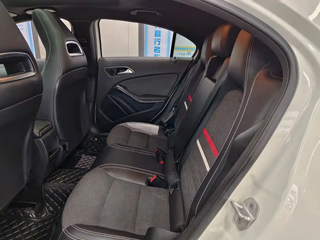 Mercedes-Benz A-Class (Import) — миниатюра 8