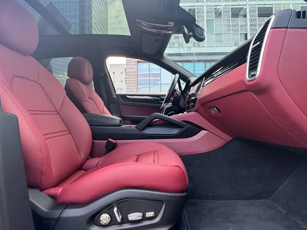 Porsche Cayenne — миниатюра 8