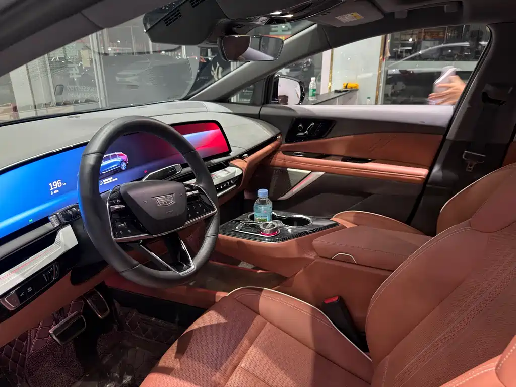 Cadillac IQ — миниатюра 6