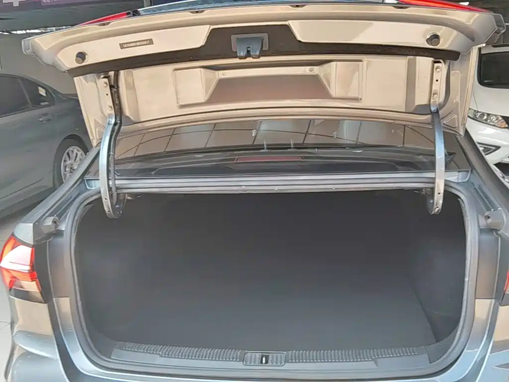 Roewe i5 — миниатюра 19