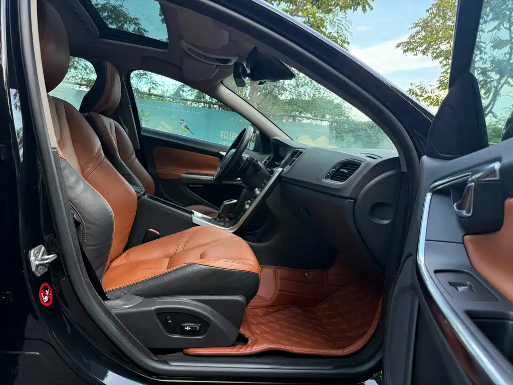 Volvo V60 — миниатюра 8