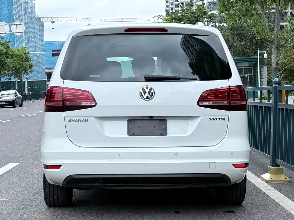 Volkswagen Xia 2016 380TSI 7 мест