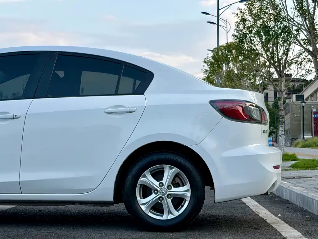 Mazda 3 Xingcheng — миниатюра 10