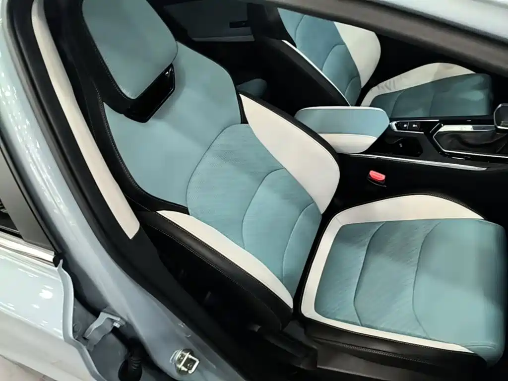 Geely Emgrand S — миниатюра 25