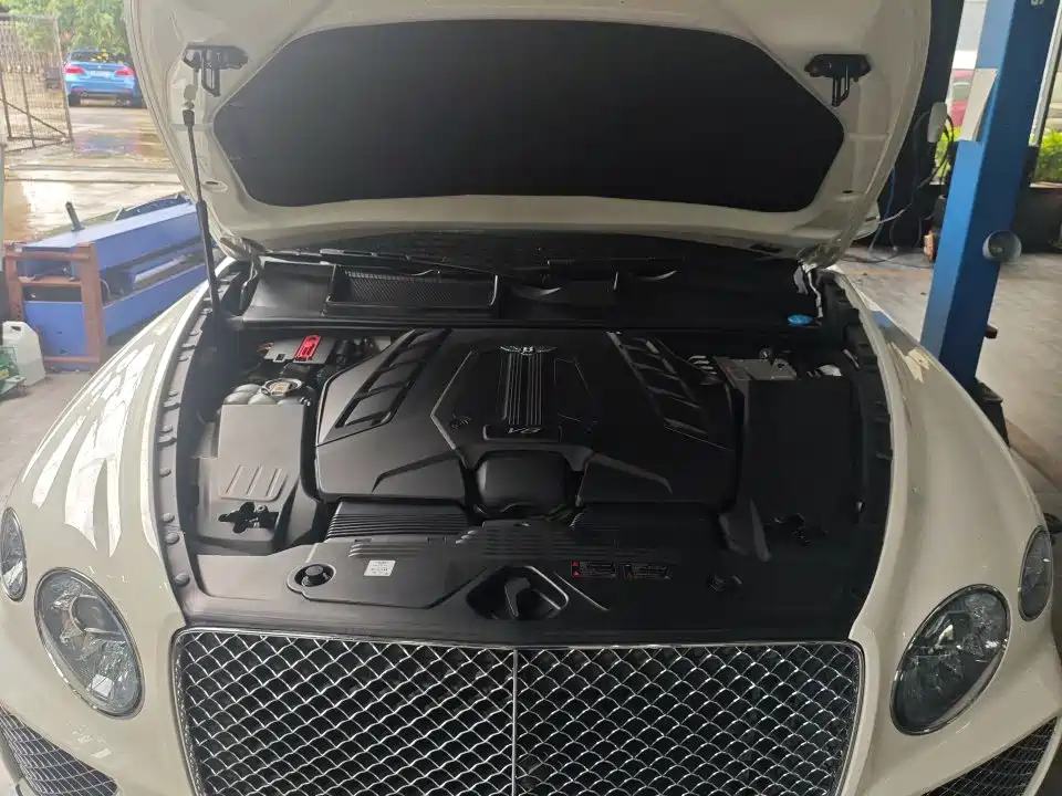 Bentley Bentayga — миниатюра 14