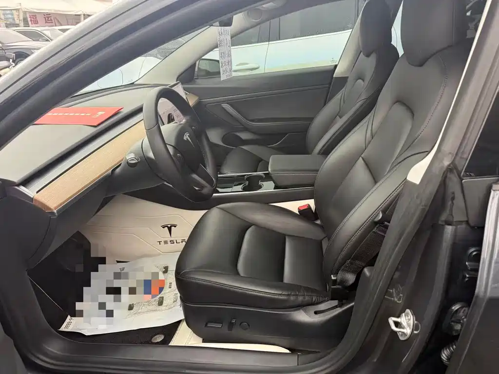 Tesla Model 3 — миниатюра 4
