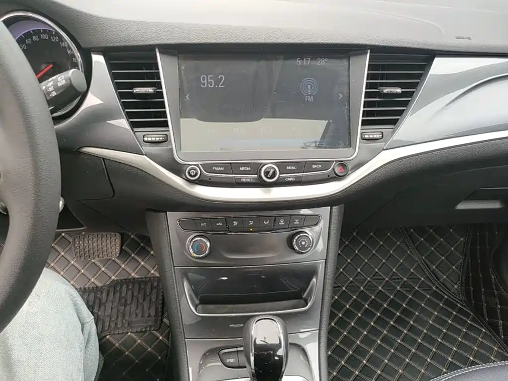 Buick Verano — миниатюра 13