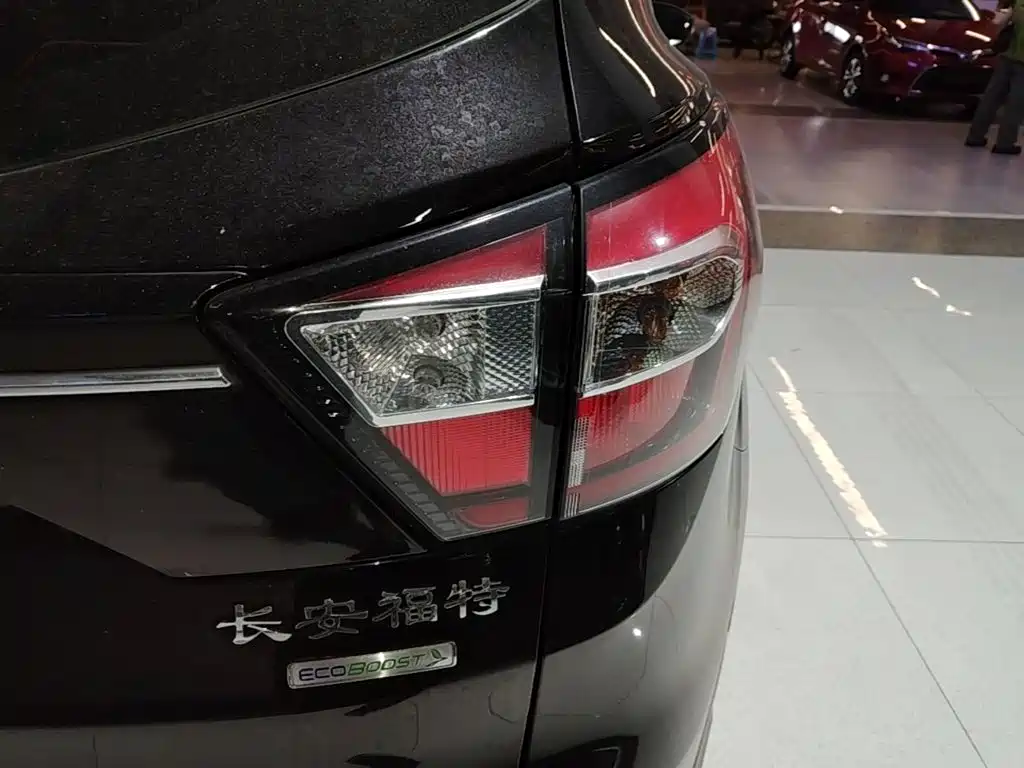 Ford Kuga — миниатюра 8
