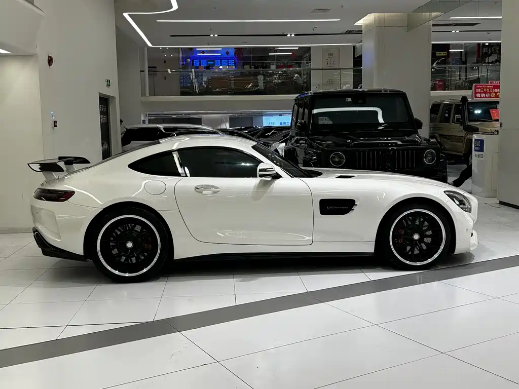 MERCEDES-BENZ AMG GT