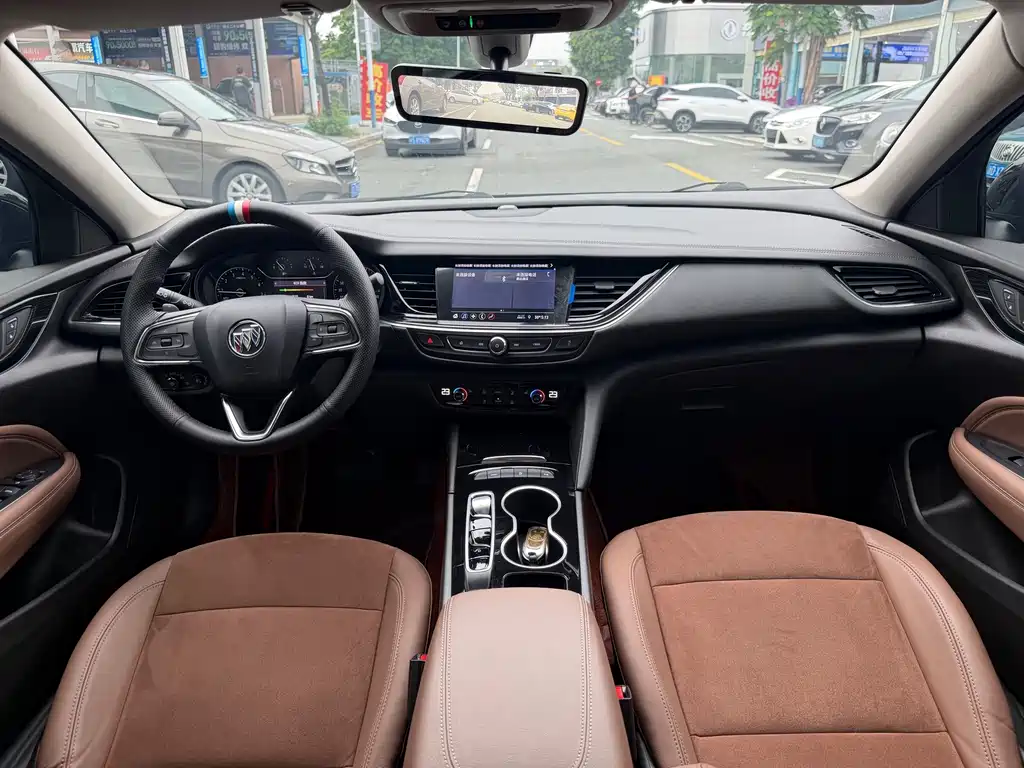 Buick Regal — миниатюра 10