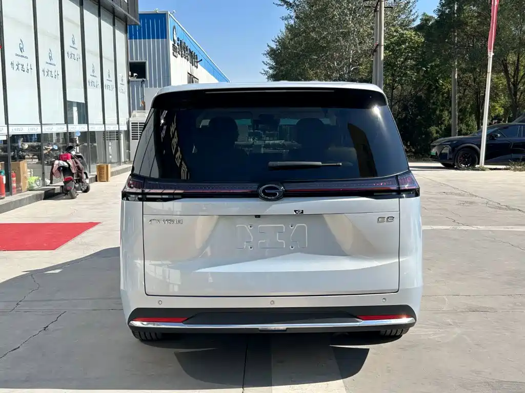 GAC Motor Trumpchi E8 PHEV — миниатюра 5