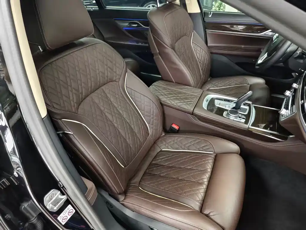 BMW 7 Series — миниатюра 24